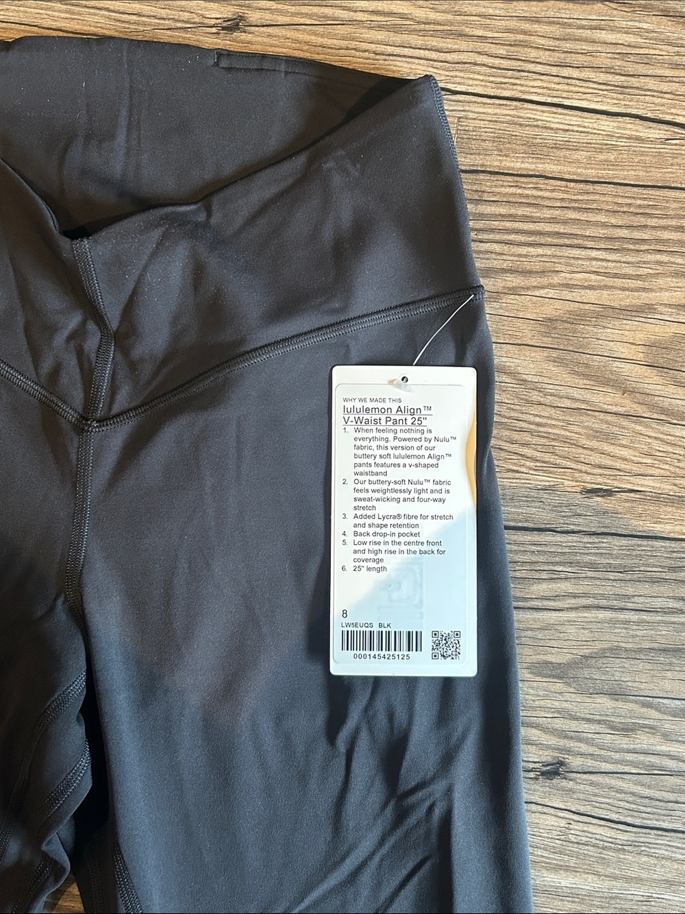 NWT lululemon athletica Black V-Waist Align 25" Leggings - Picture 2 of 5